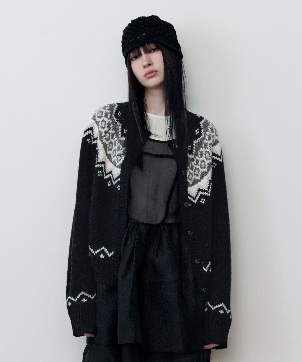 로라로라(ROLAROLA) COWICHAN JACQUARD KNIT CARDIGAN BLACK