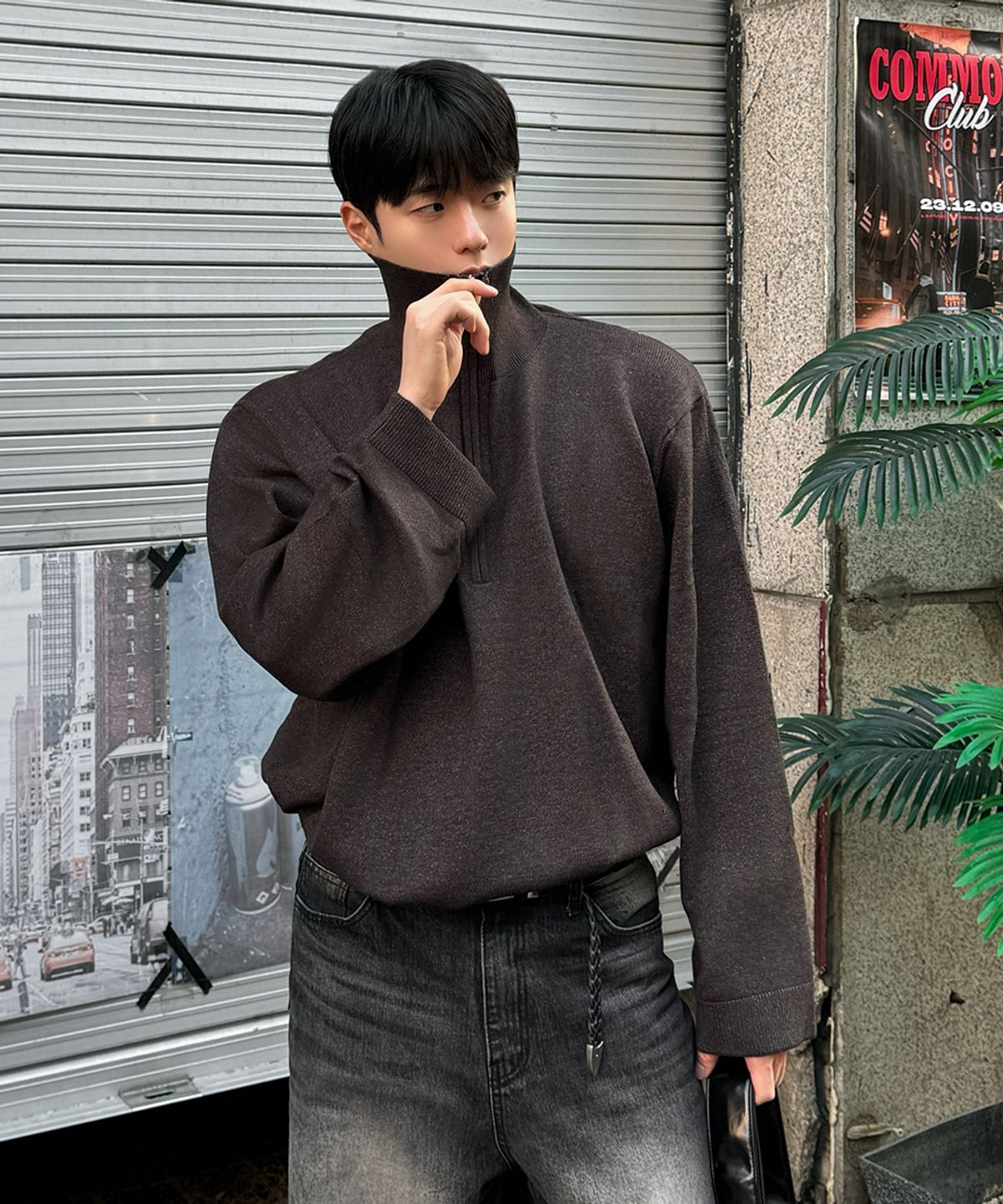 웨스트 그랜드 블러바드(WEST GRAND BOULEVARD) 레이 크롭 하프 집업 니트 CHARCOAL
