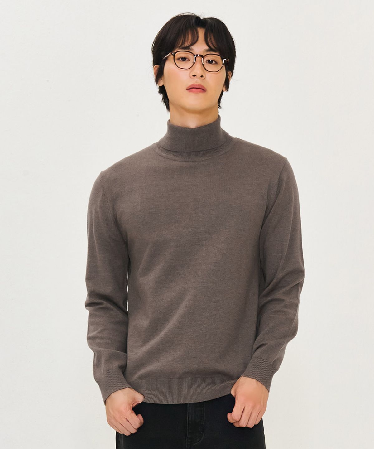 체이스컬트(CHASECULT) 남성 에센셜 터틀넥 스웨터-브라운