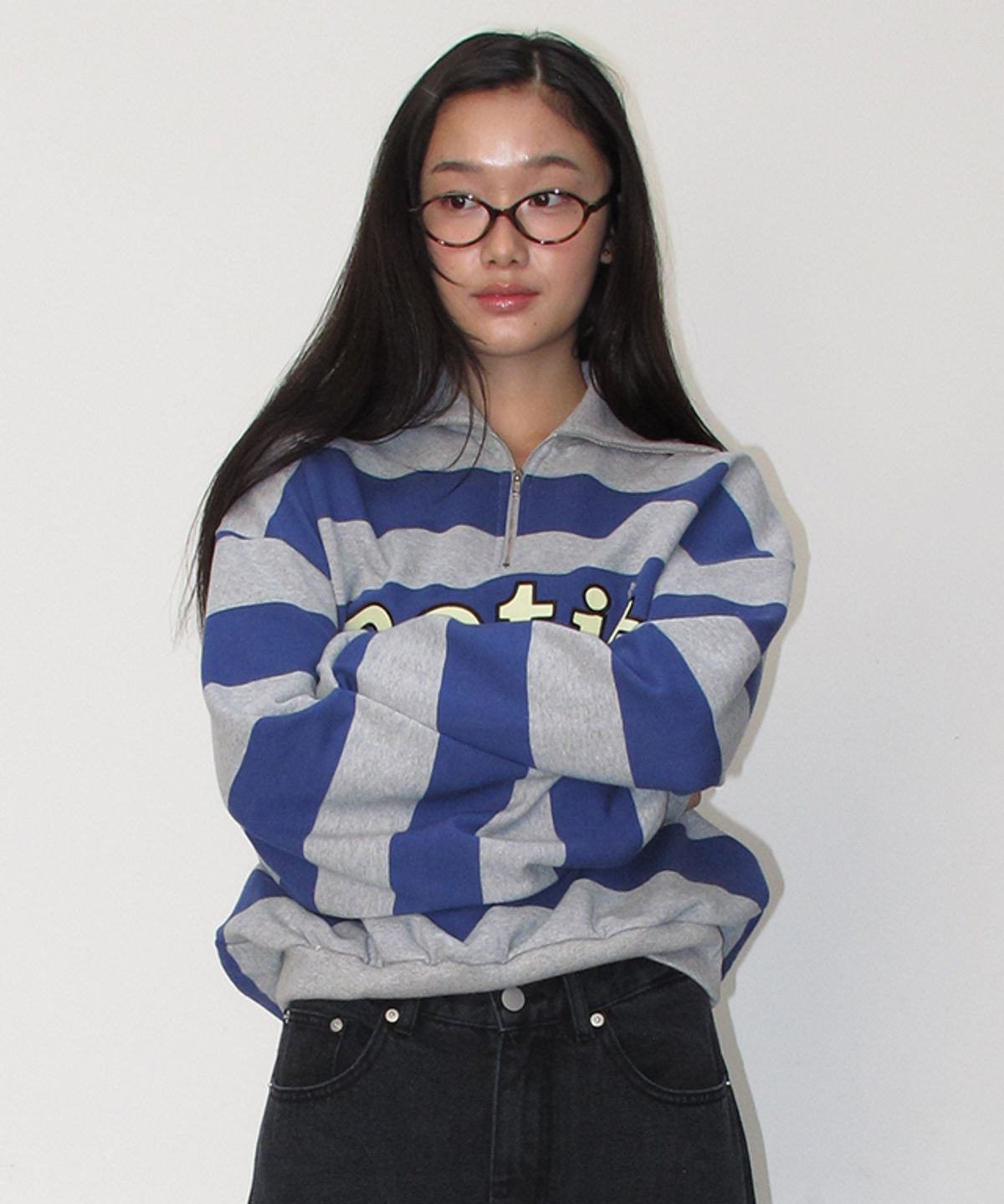 론론(RONRON) STAR BUTTON PETIT APPLIQUE HALF ZIP UP SWEATSHIRTS BLUE STRIPE