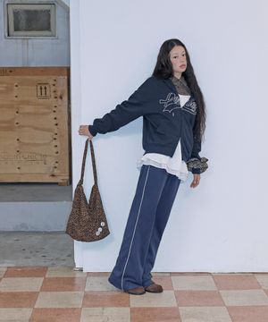 [카인다쿨] 세미부츠컷 스웻팬츠_MIWTMFT26C