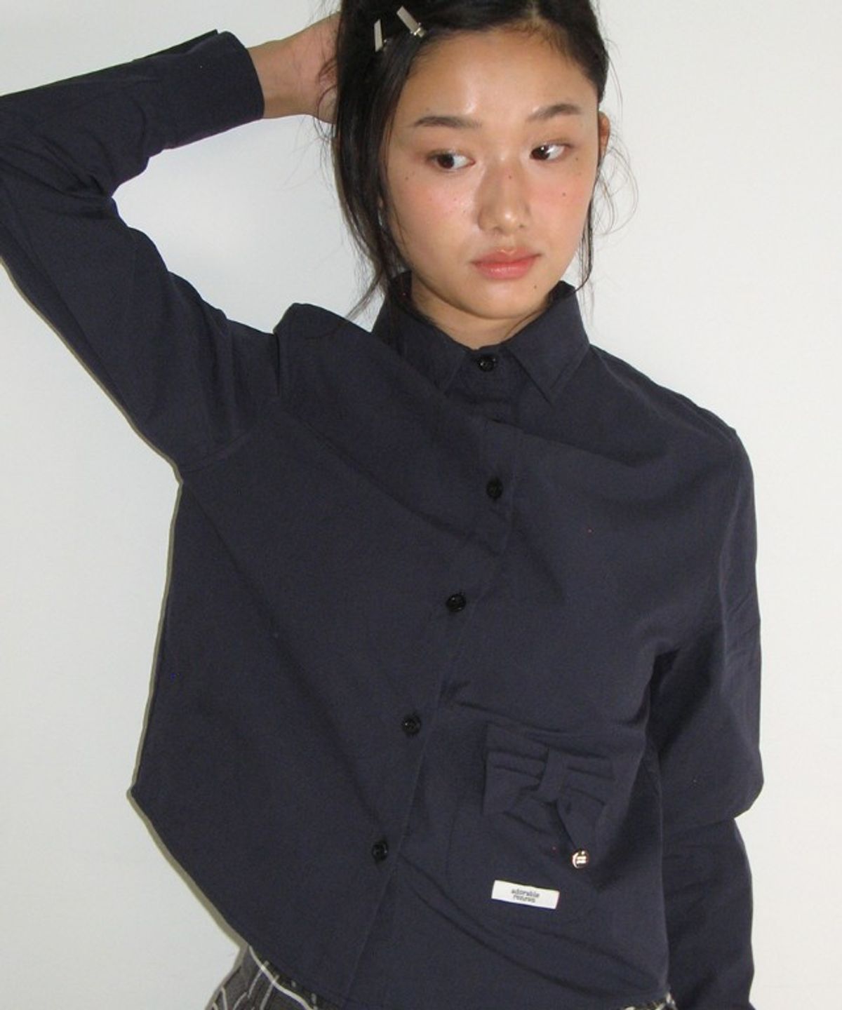 론론(RONRON) RIBBON POCKET SLIM FIT SHIRT NAVY