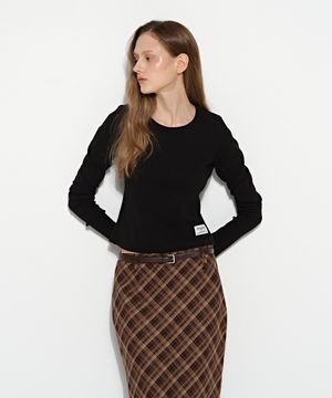 에센셜 라운드넥 긴소매 티셔츠 블랙