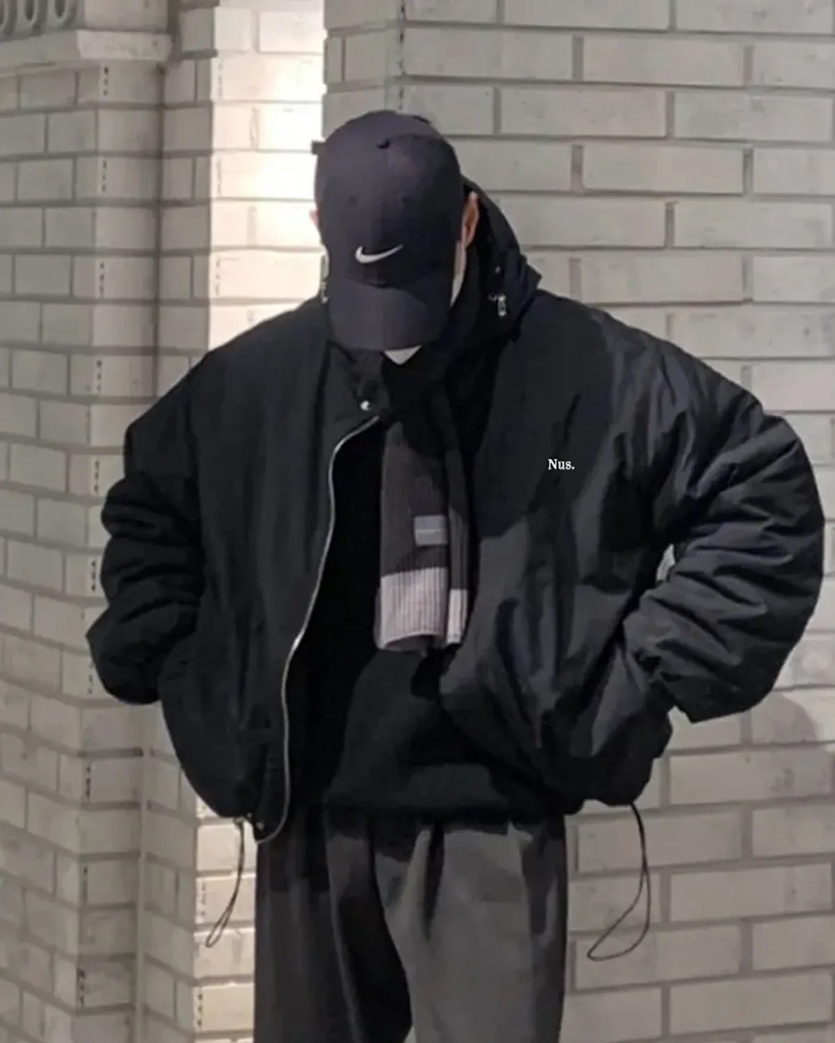 너스(NUS) YEI Logo Hood Padding Jacket (black)