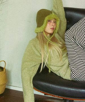 퍼지 니트 티 (카키)