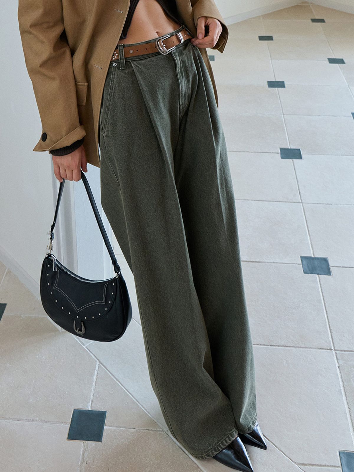 레이브(RAIVE) Color-Dying Tuck Denim Pants VJ5AL376_2color