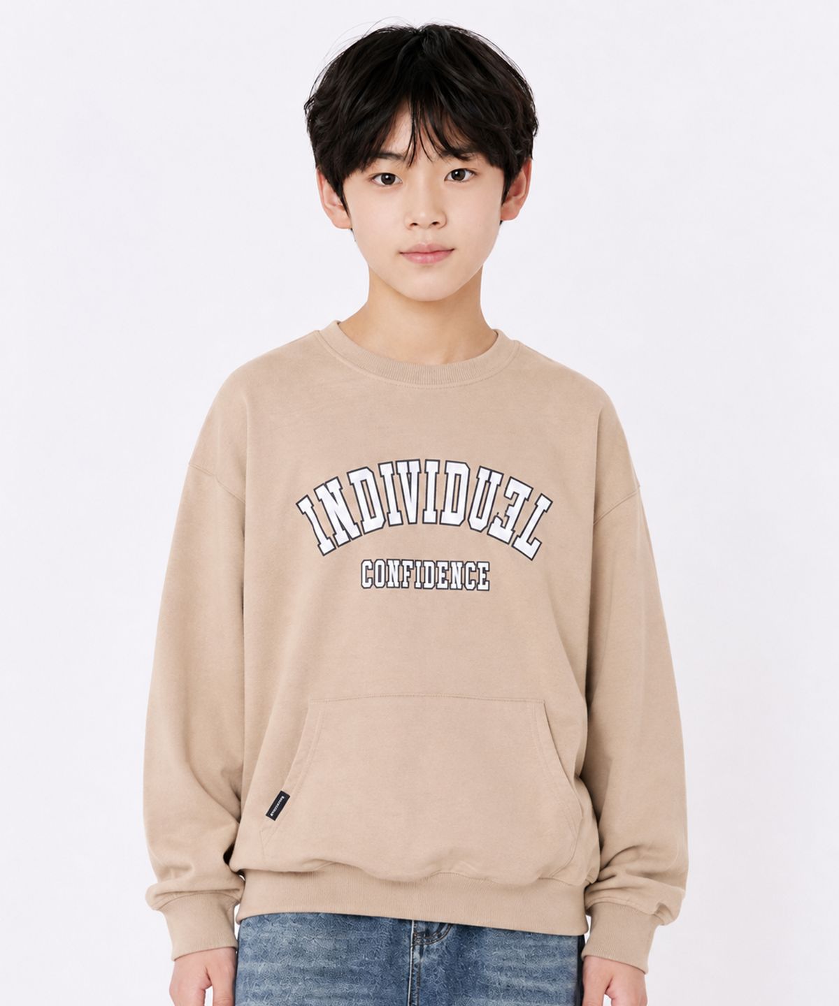 인디비주엘(INDIVIDUEL) 샌디 베이직 포켓 맨투맨
