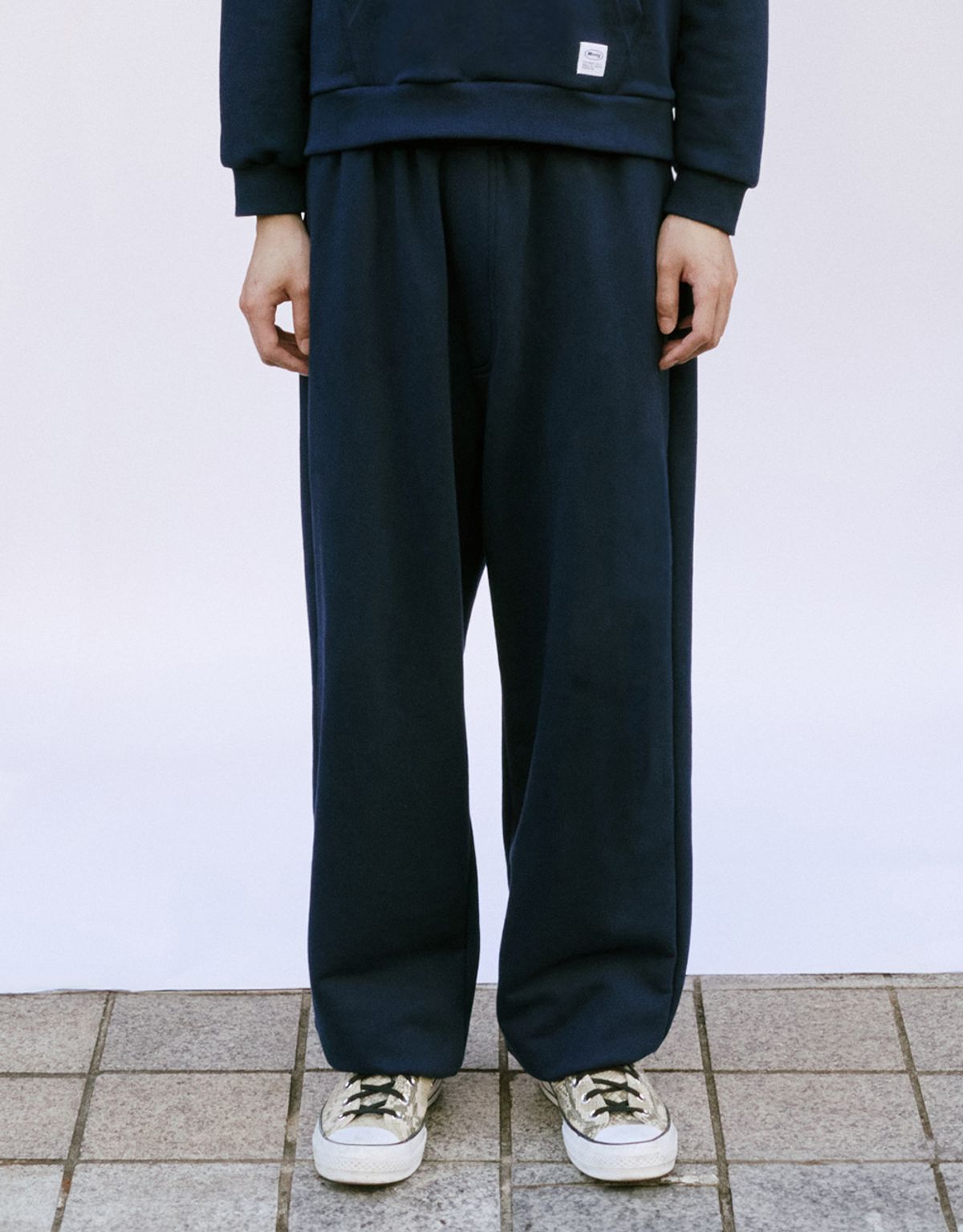 엠엠엘지(MMLG) ESSENTIAL CIRCLE SWEAT PANTS (AUTHENTIC NAVY)