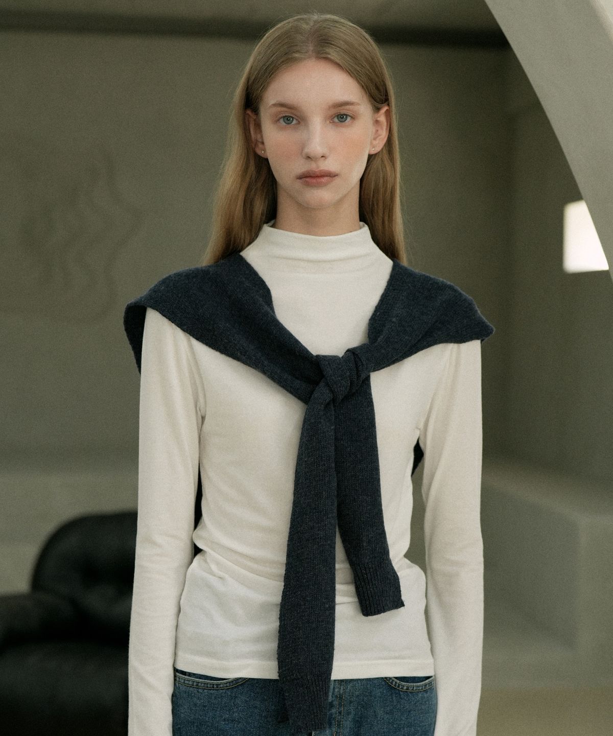 블레티(VLETI) Wool Knit Shawl (navy)