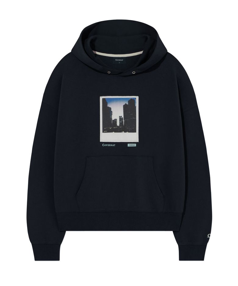 [커버낫 X 요시고] 미드나잇 시티 폴라로이드 그래픽 후디 Dark Navy