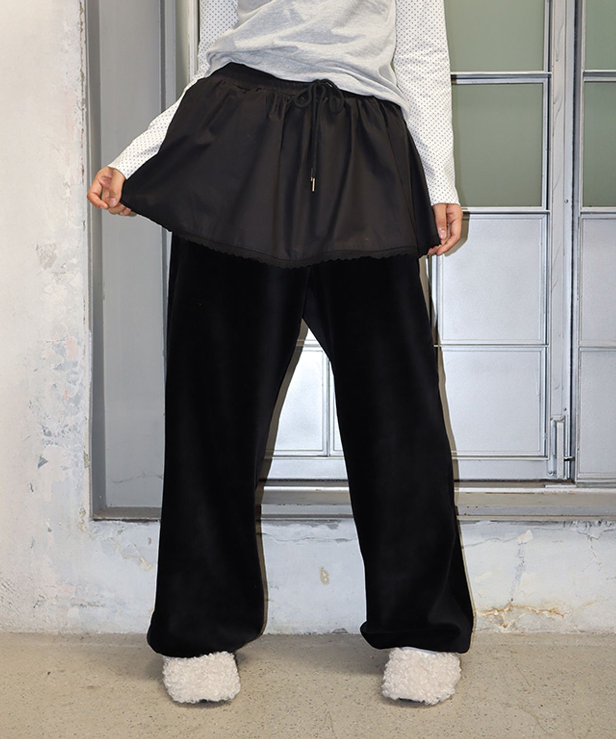론론(RONRON) LAYERED SKIRT CORDUROY STRING PANTS BLACK