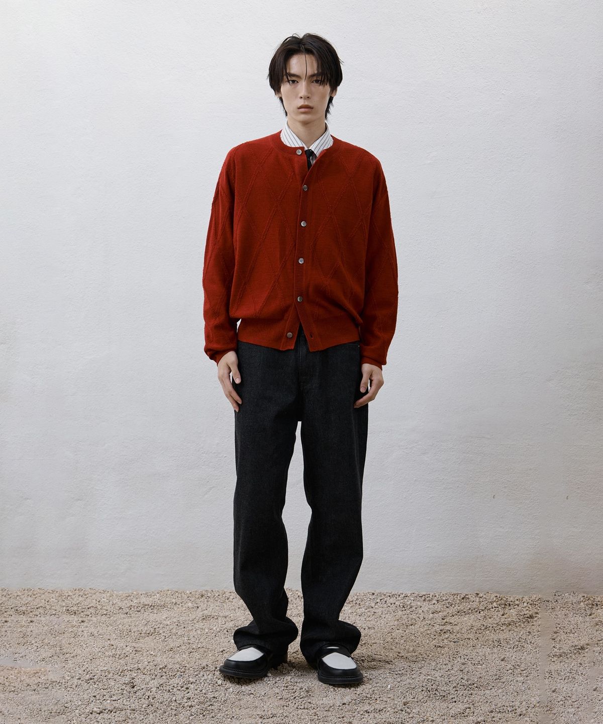 유스(YOUTH) Round Neck Textured Cardigan - Red