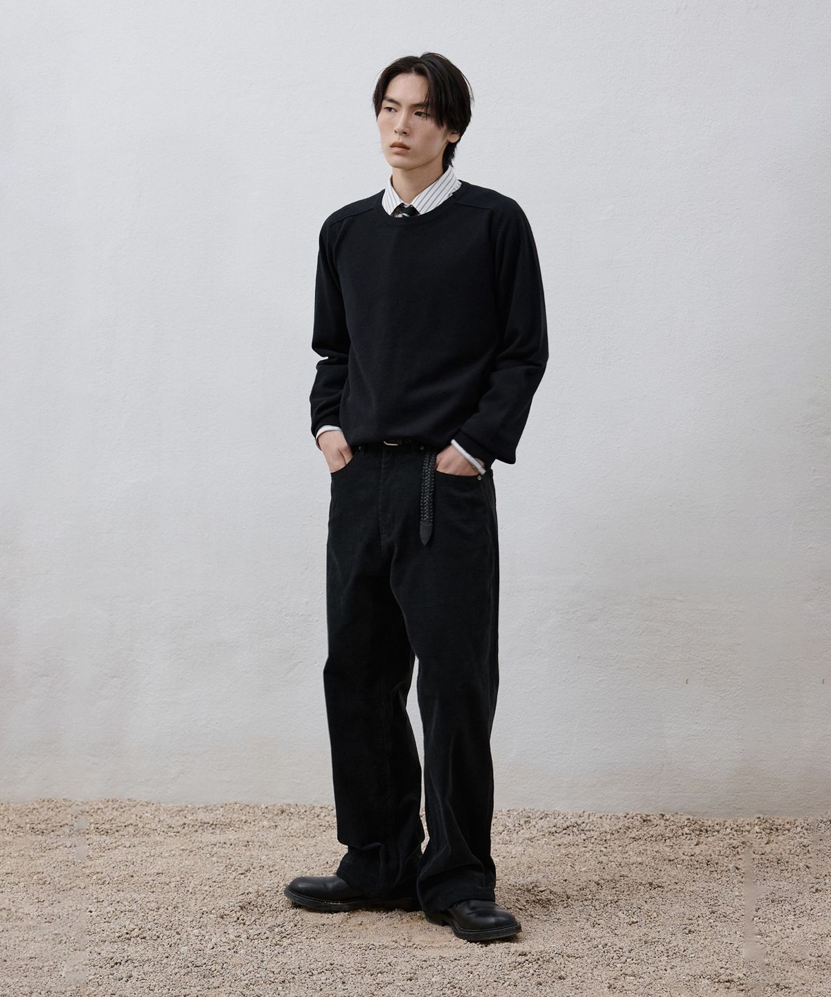 유스(YOUTH) Cashmere Asymmetric Neck Knit - Black