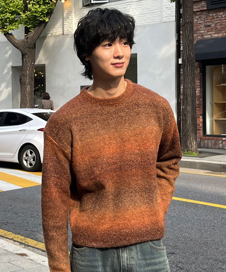 그라데이션 크롭 오버핏 니트 [브릭 브라운]