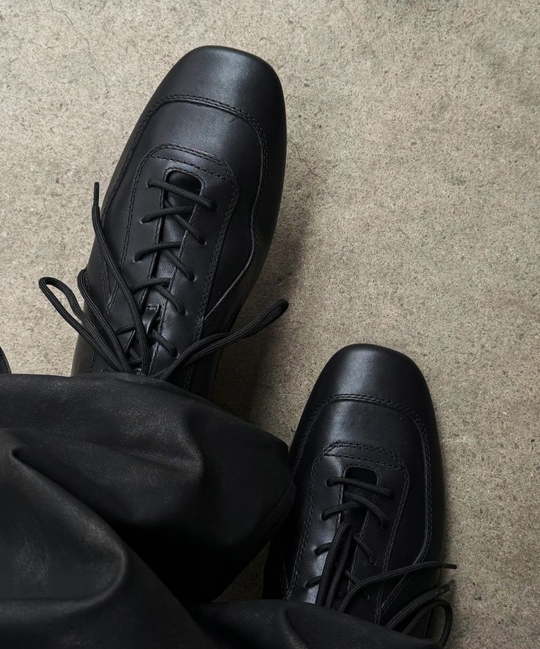 UNIFORM Driving Sneakers Black