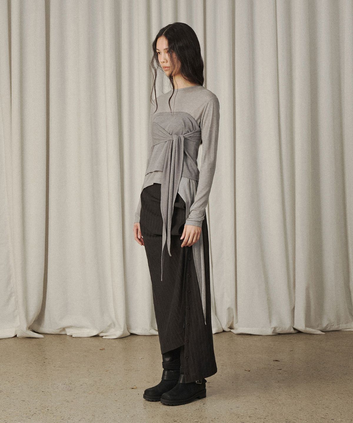 베르소(VERSO) Knot-Tie Round T-Shirt