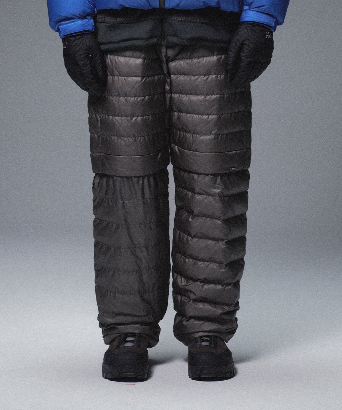시에라디자인(SIERRA DESIGNS) 뮤어(MUIR) 경량 구스다운 2WAY 팬츠(세미와이드핏) CHARCOAL