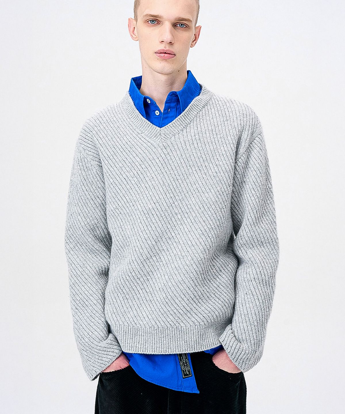 애니타임로릭(ANYTIME LOREAK) CAMPSIS V-NECK KNIT - LIGHT GRAY