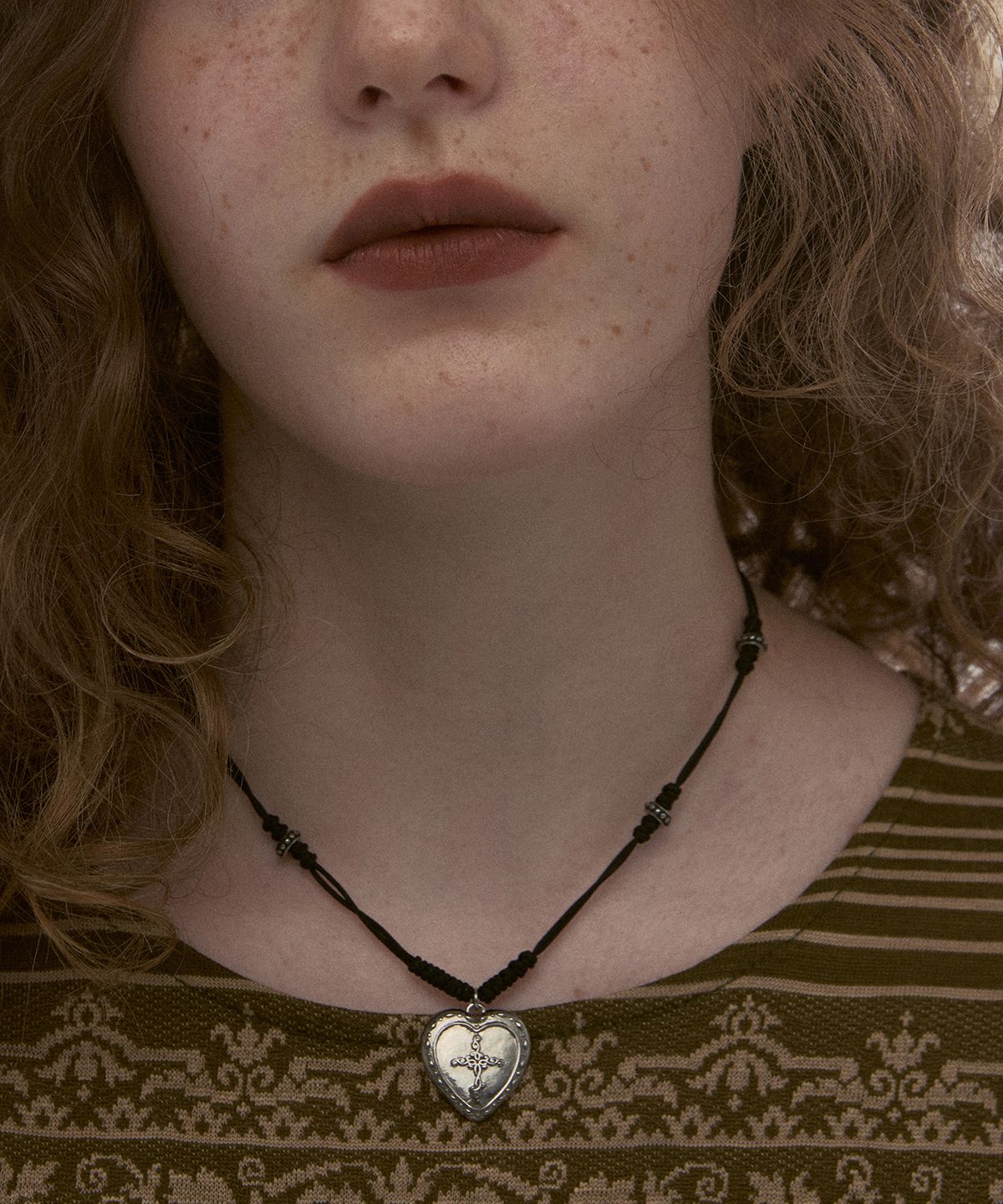 엔프프(NFF) altar cord necklace-black