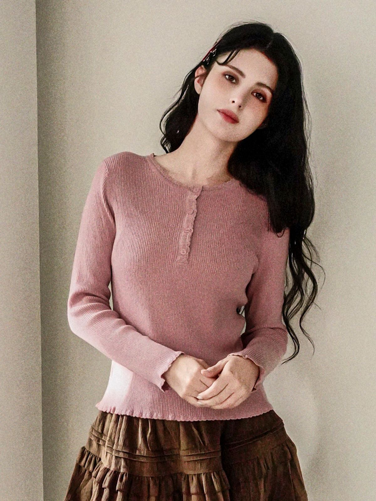쿨키튼(KOOLKITTEN) Lace Neck Button Tshirt