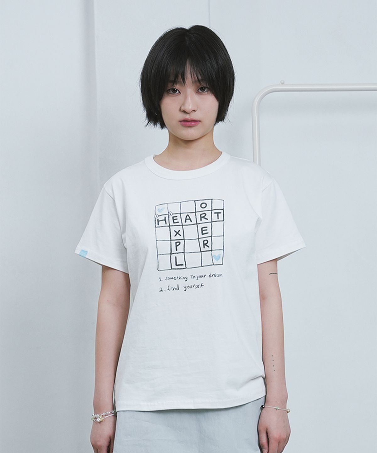 하트익스플로러(HEARTEXPLORER) Heartexplorer crossword t-shirt (white)
