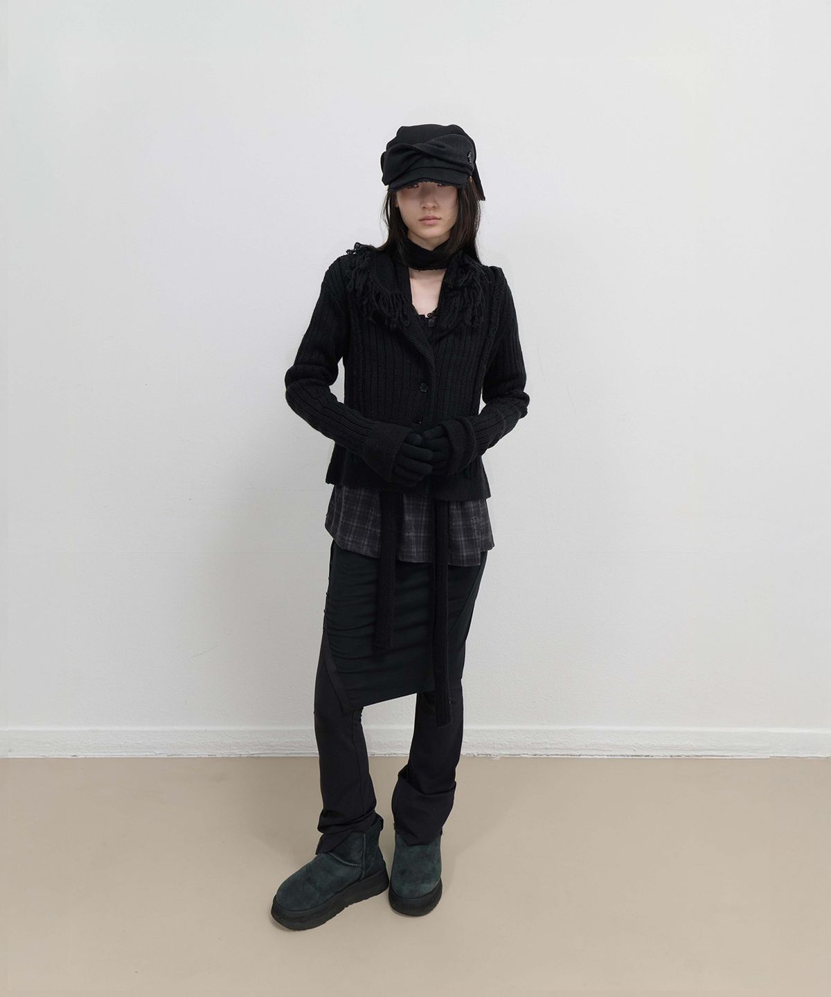 오호스(OJOS) Tassel Collar Knit Cardigan / Black