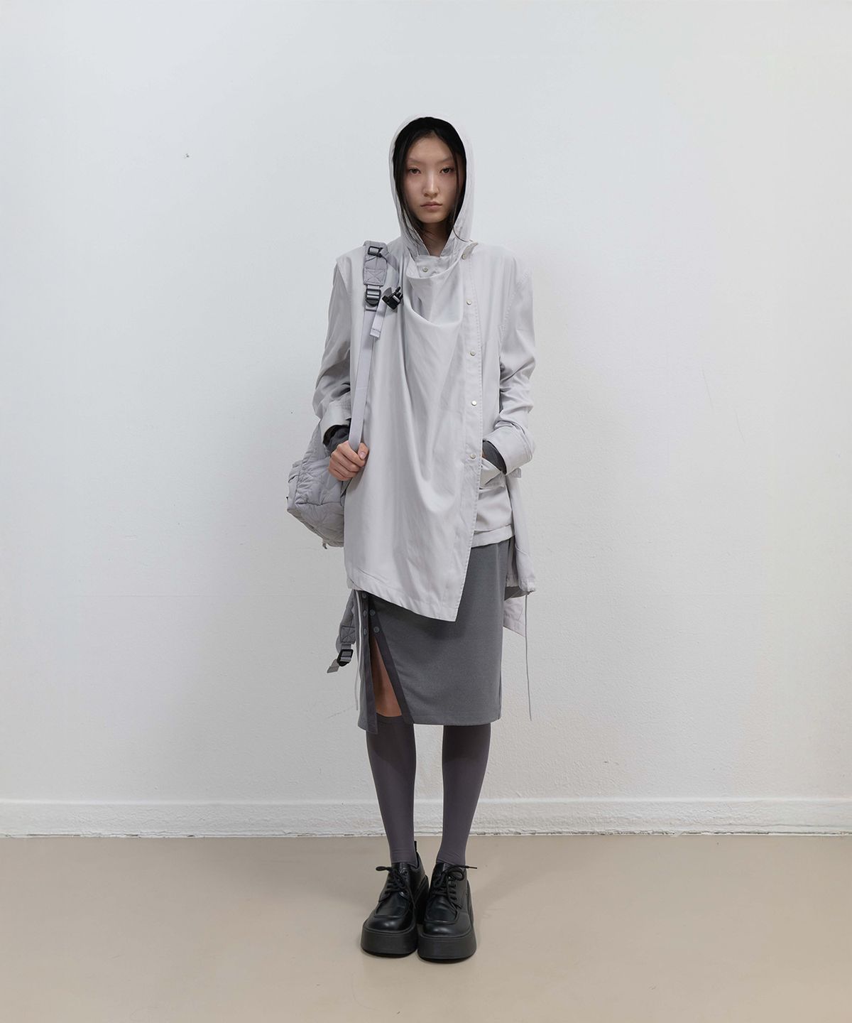 오호스(OJOS) Draped Field Parka / Grey