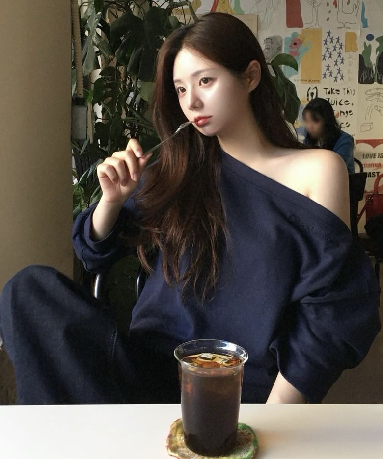 Murmur off shoulder sweatshirt_Navy(O25-TP19)