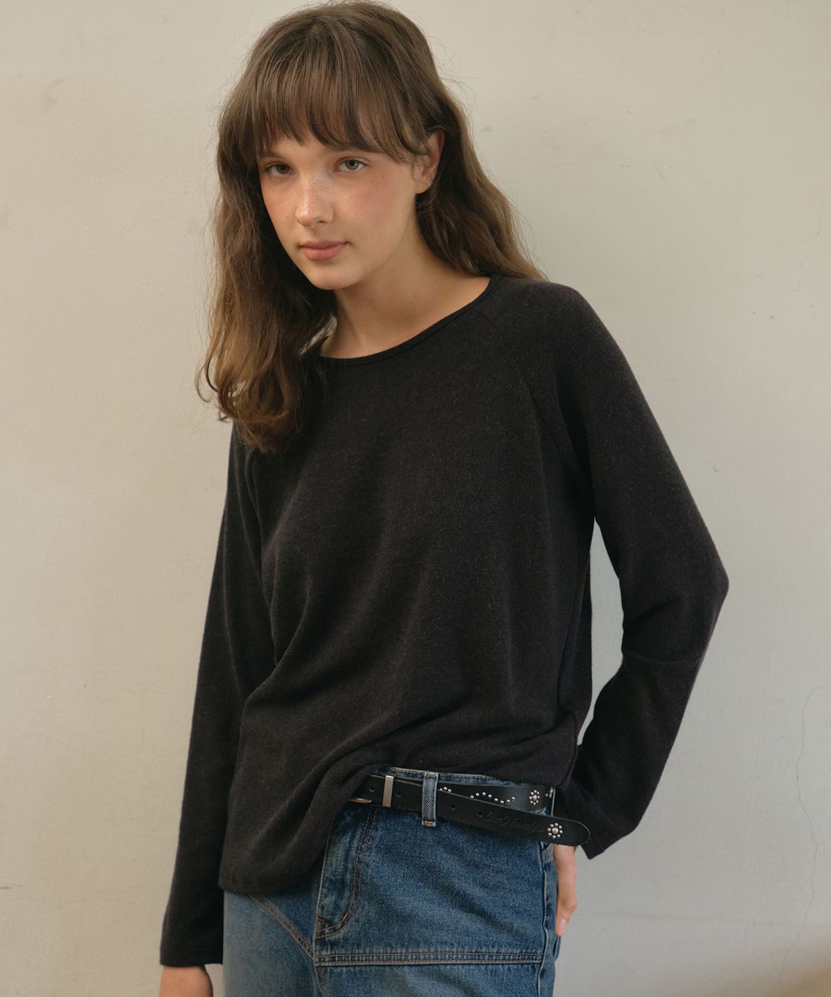 아우어노스텔지아(OURNOSTALGIA) Basic angora raglan long sleeve t-shirt_Charcoal(O25-TP15)