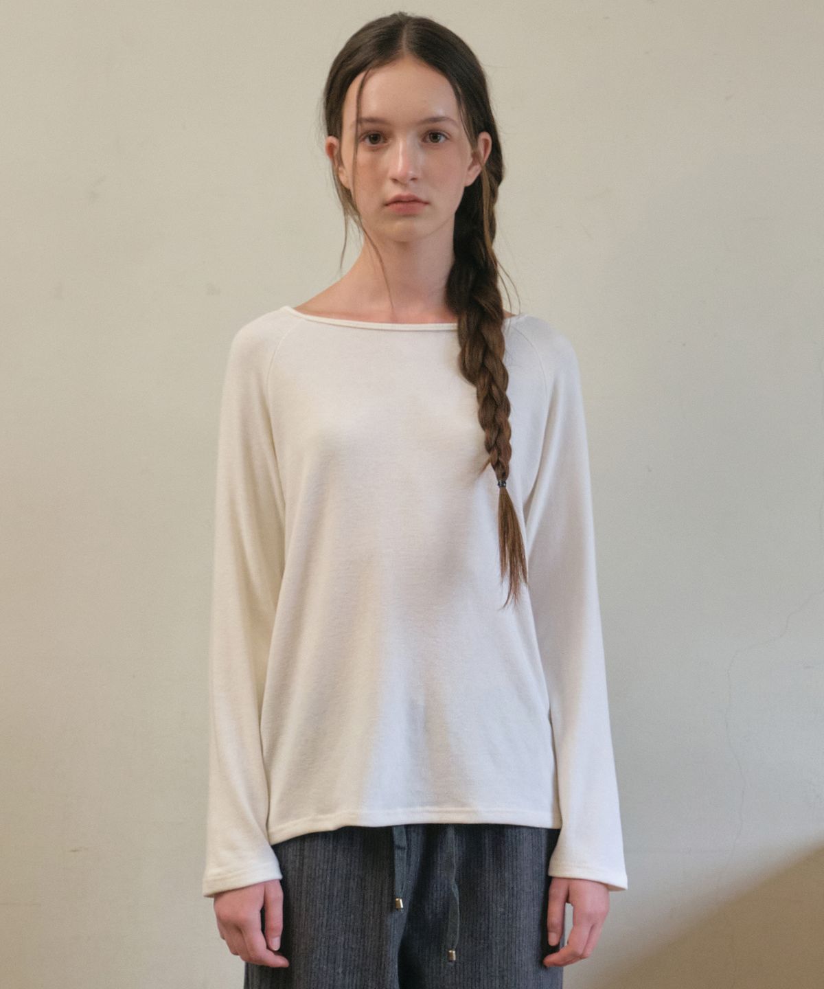 아우어노스텔지아(OURNOSTALGIA) Basic angora raglan long sleeve t-shirt_Ivory(O25-TP15)