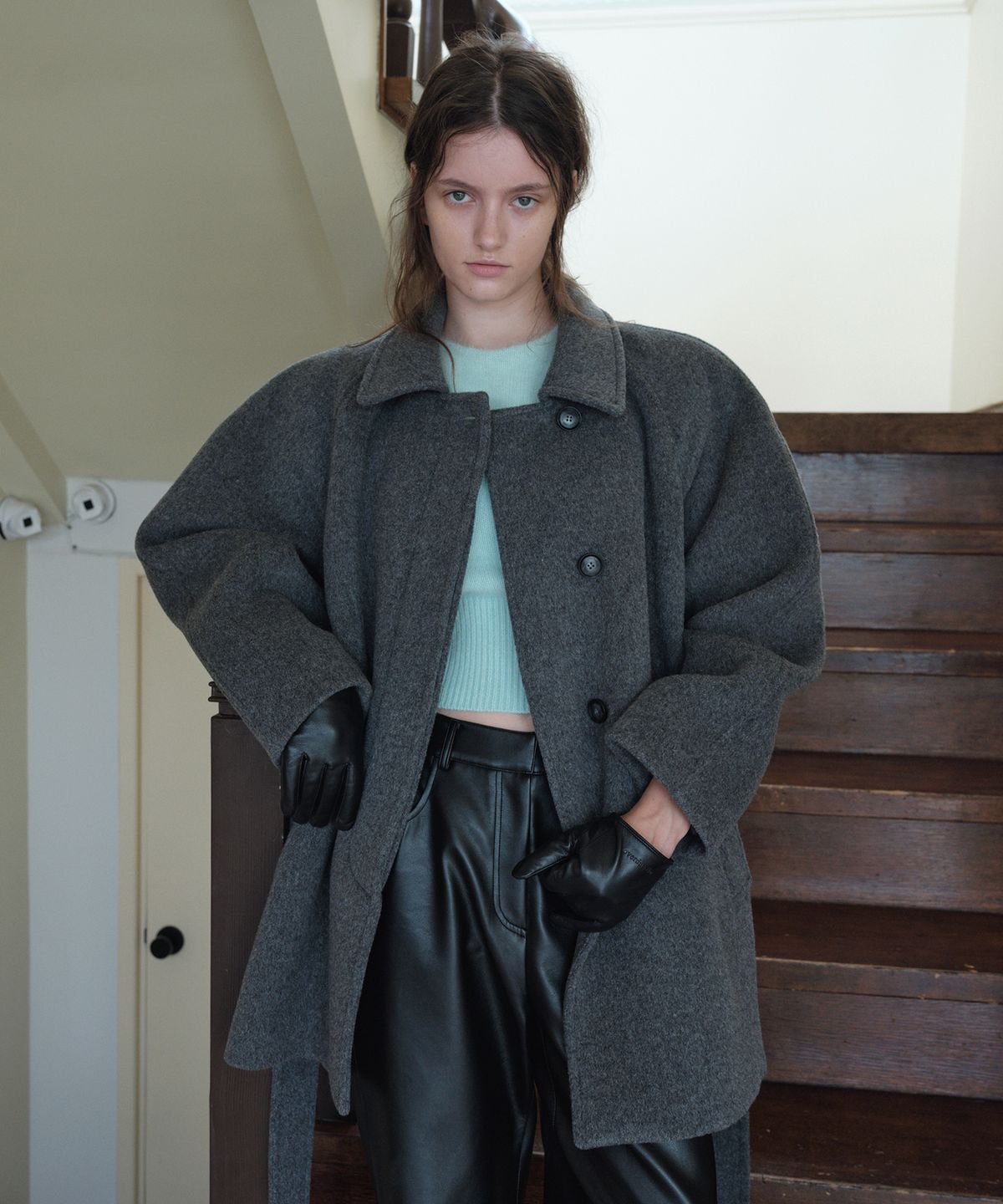 오버듀플레어(OVERDUEFLAIR) VOLUME SLEEVE WOOL HALF COAT_GREY