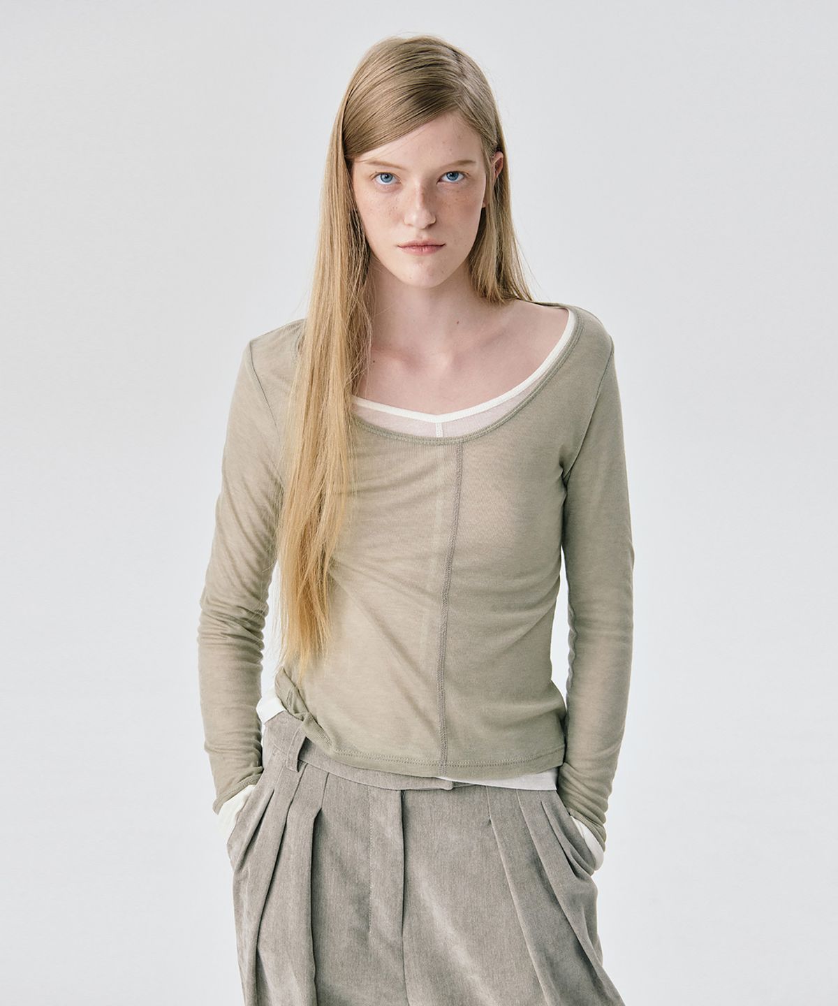 분더캄머(WNDERKAMMER) U neck Sheer T_Khaki(U넥 쉬어 티_카키)