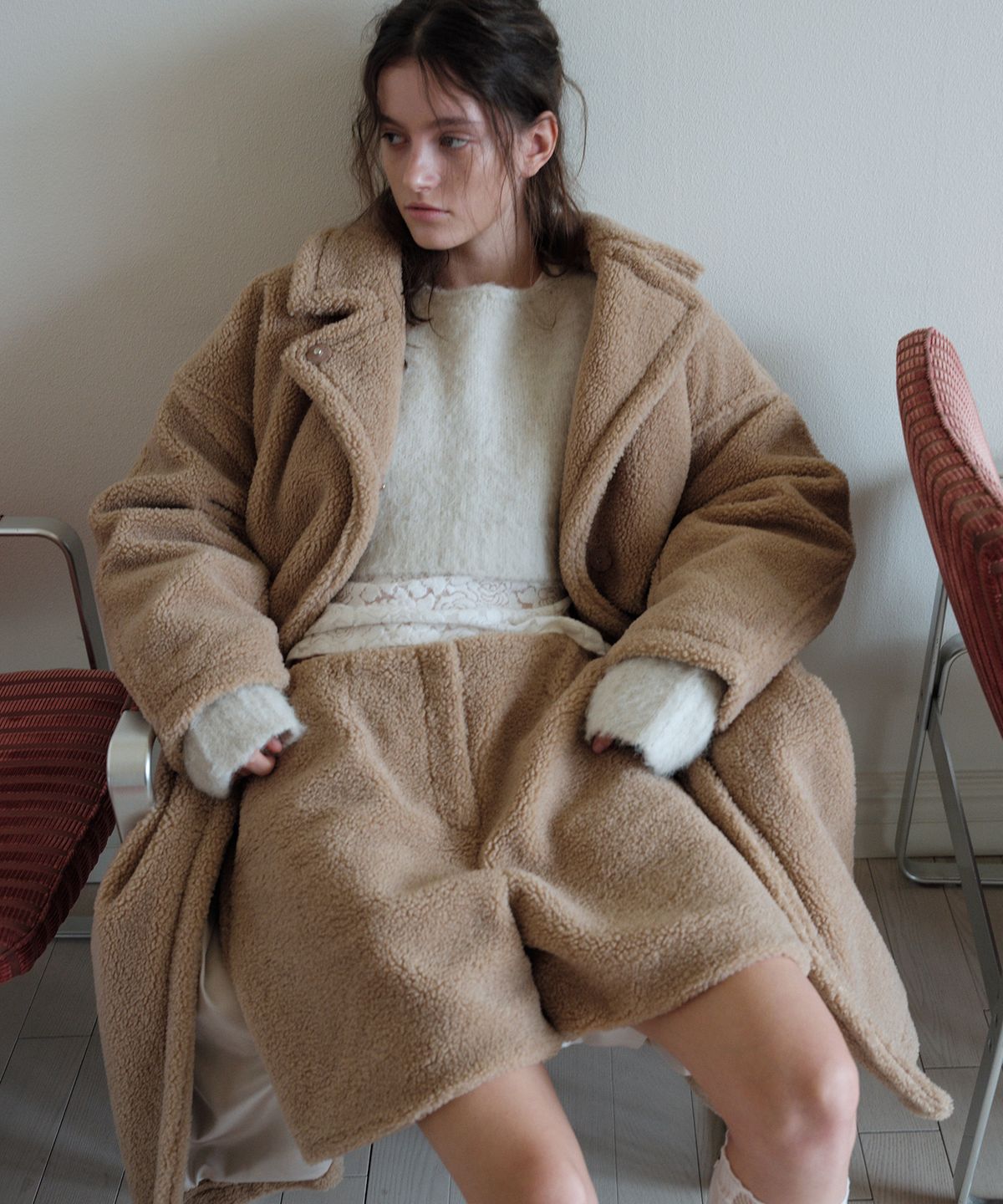 오버듀플레어(OVERDUEFLAIR) SHEARLING BERMUDA PANTS_BEIGE