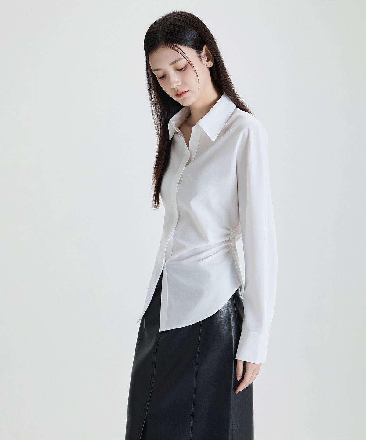 미쏘(MIXXO) 셔링 블라우스_MIWBLFT01B