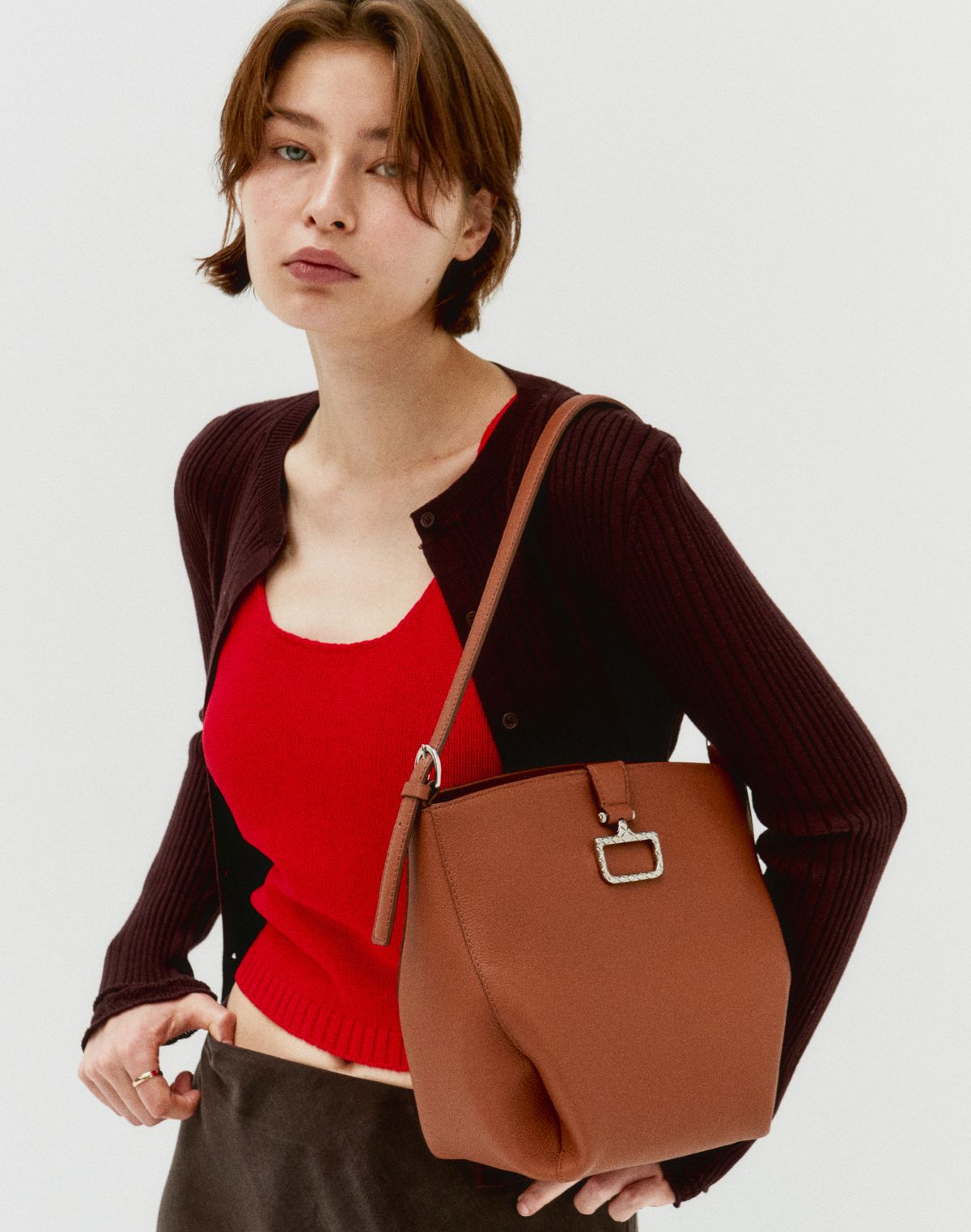 닥스 여성 액세서리(DAKS WOMENS ACCESSORIES) [버크루나] 브라운 소가죽 버킷형 숄더 및 크로스백 DCBA5F265W2