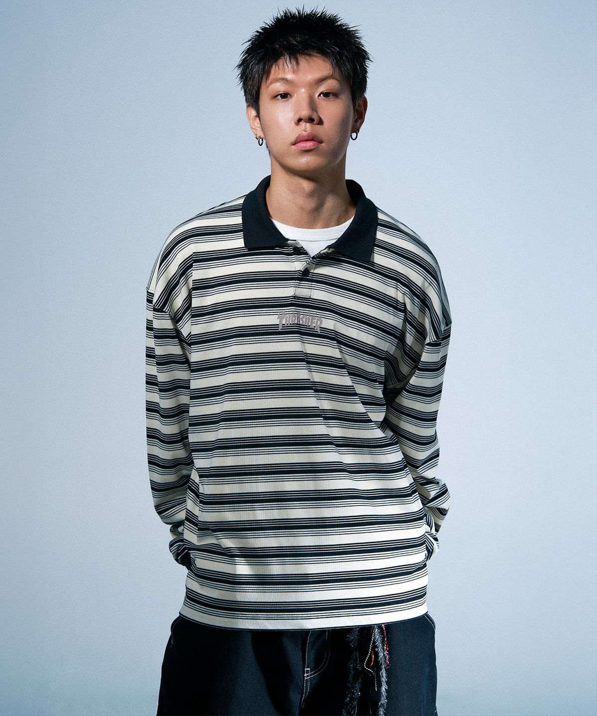 트레셔(THRASHER) 카라 스트라이프 롱 슬리브 블랙