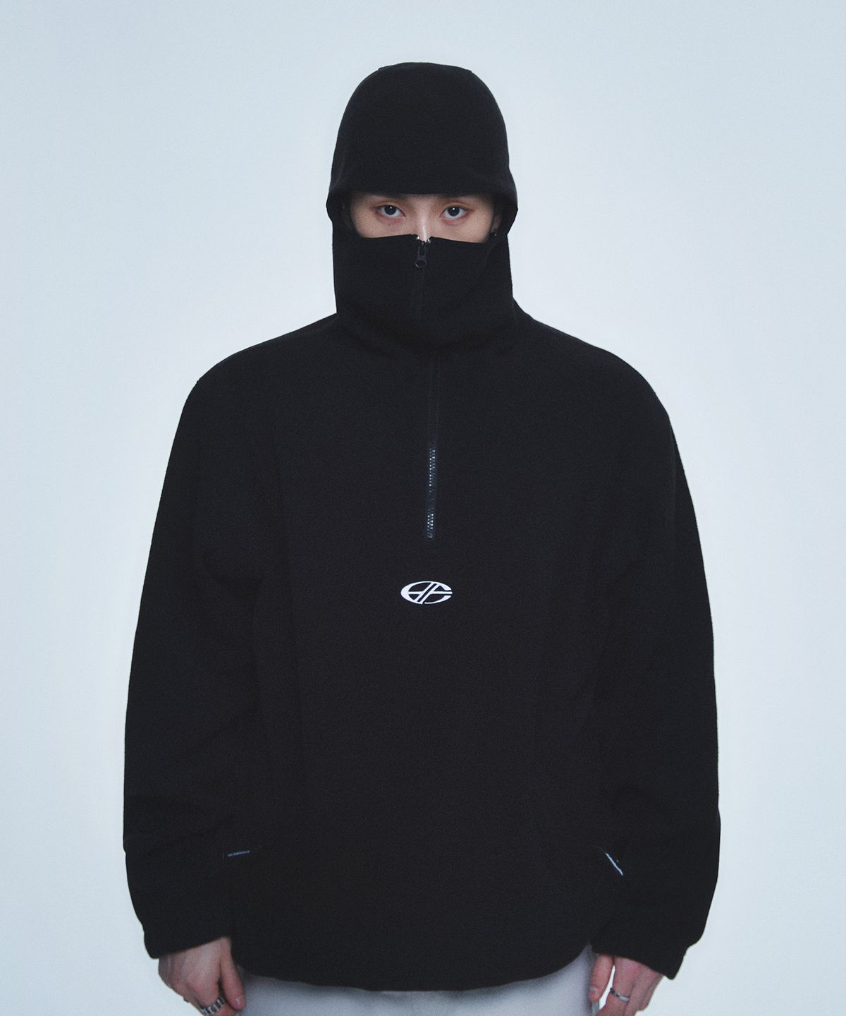 현피트(HYUNFIT) BALACLAVA HALF ZIP-UP HOODED-[BLACK]