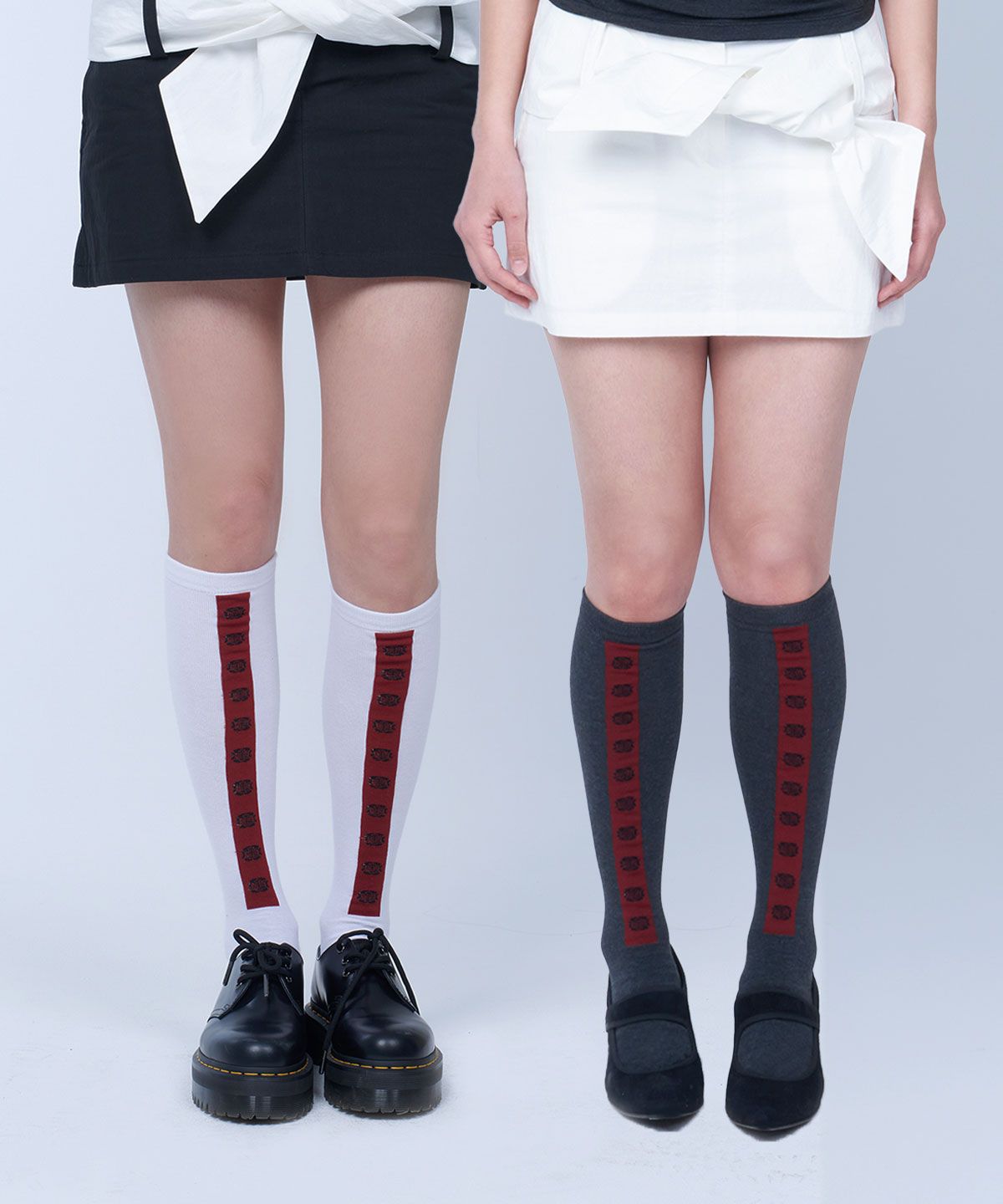 라이라이(LYELYE) Symbol stamp knee high socks (2COLOR)