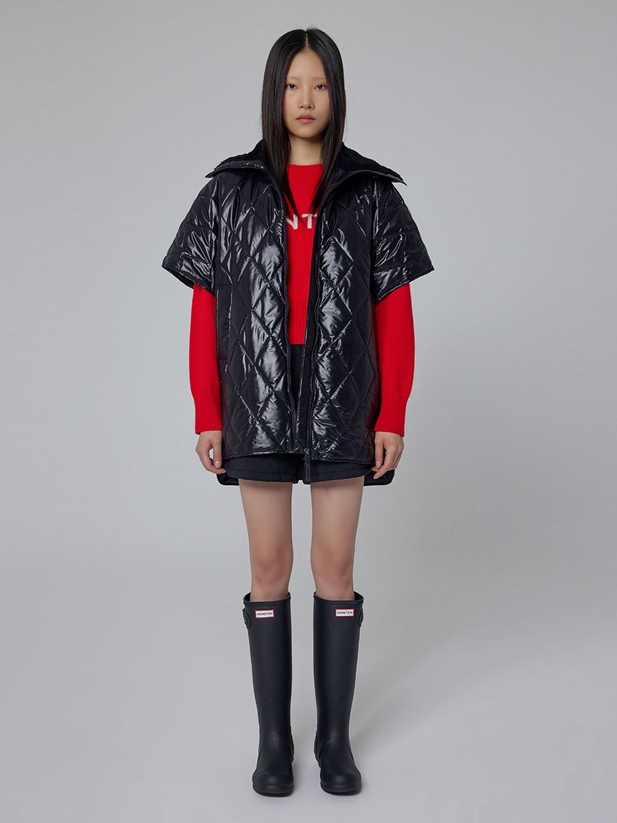 헌터(HUNTER) [WOMEN] 원더러 부클 포인트 패딩 케이프 - 블랙 HDW0004AOZBLK