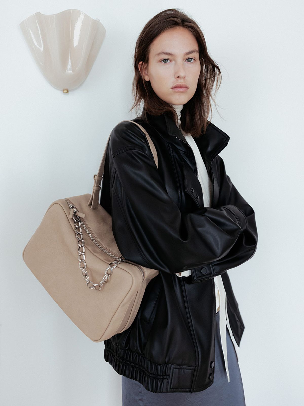 루에브르(LOEUVRE) Souple Shoulder Medium (nubuck ver.) FA5AB345-M1