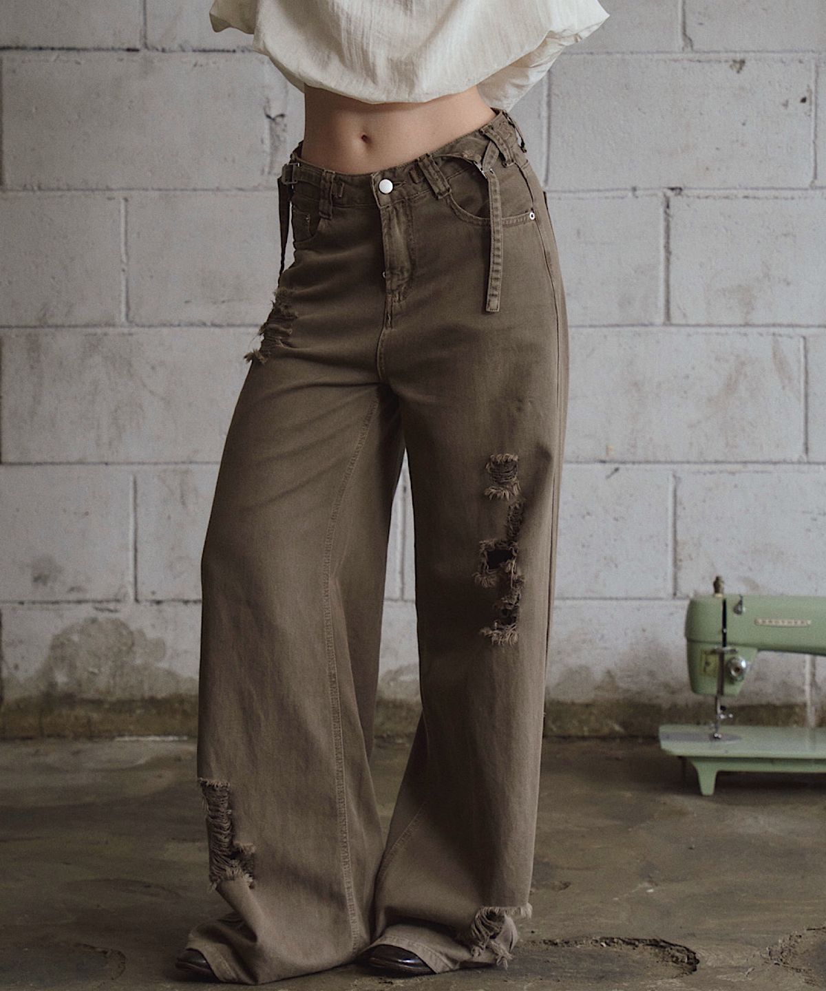 아포엠(APOEM) DAMAGE PANTS