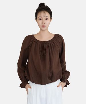 뮤즈 셔링 벌룬 블라우스_브라운