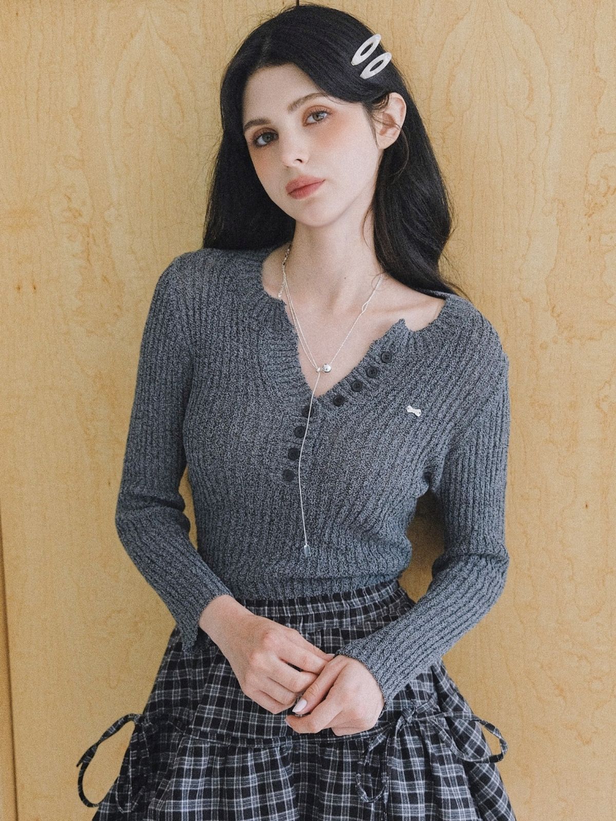 쿨키튼(KOOLKITTEN) Back-Tie Ribbed Button Knit Top