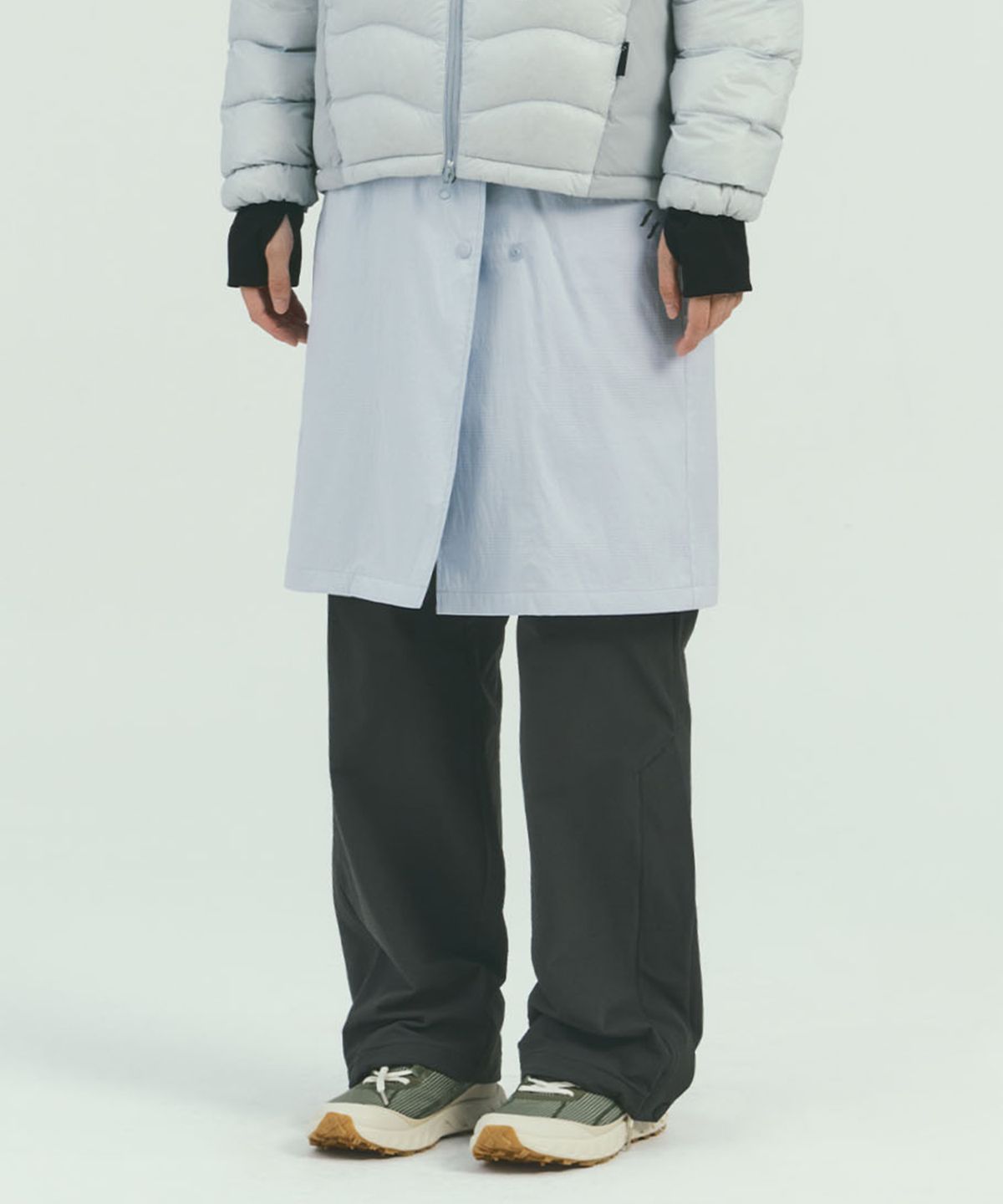 웰터 익스페리먼트(WELTER EXPERIMENT) VENTHRA HIKE SKIRT_SKY BLUE