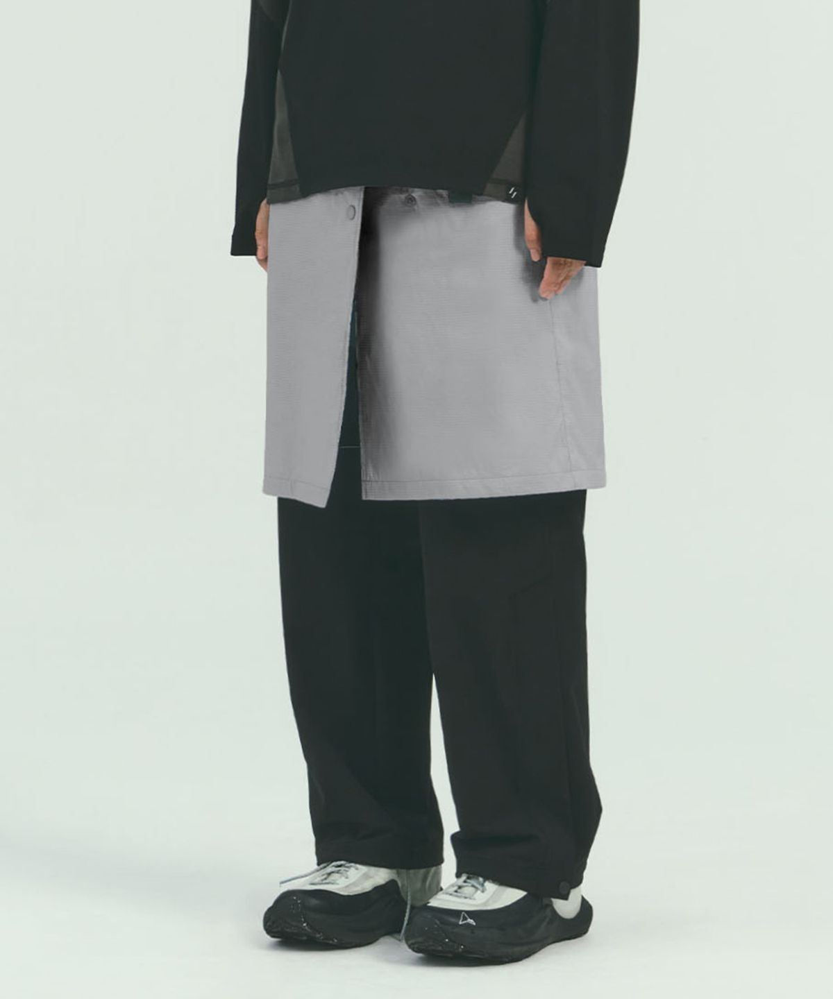 웰터 익스페리먼트(WELTER EXPERIMENT) VENTHRA HIKE SKIRT_SILVER