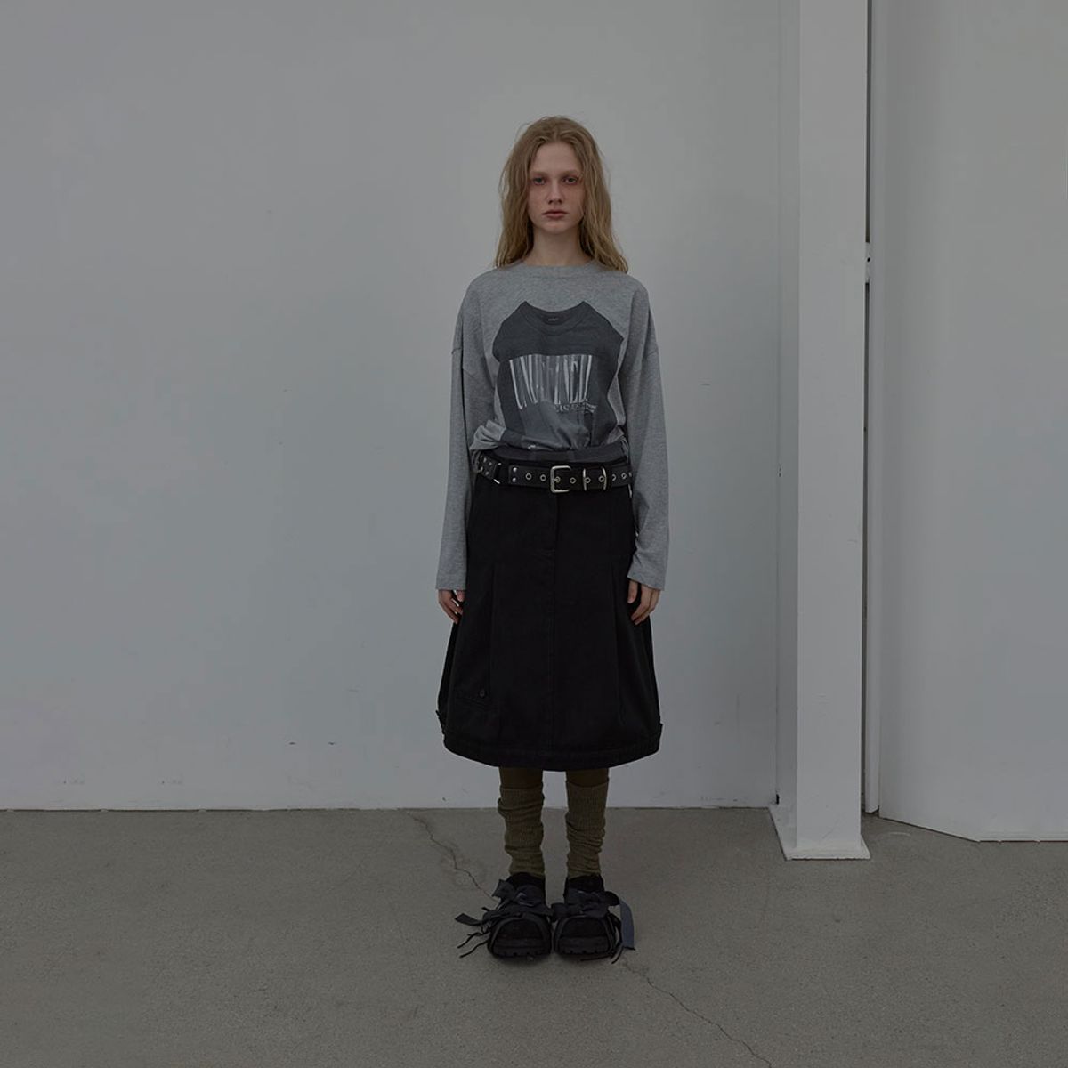 엘씨디씨티엠(LCDC™) COTTON TAILORED MIDI SKIRT (BLACK)