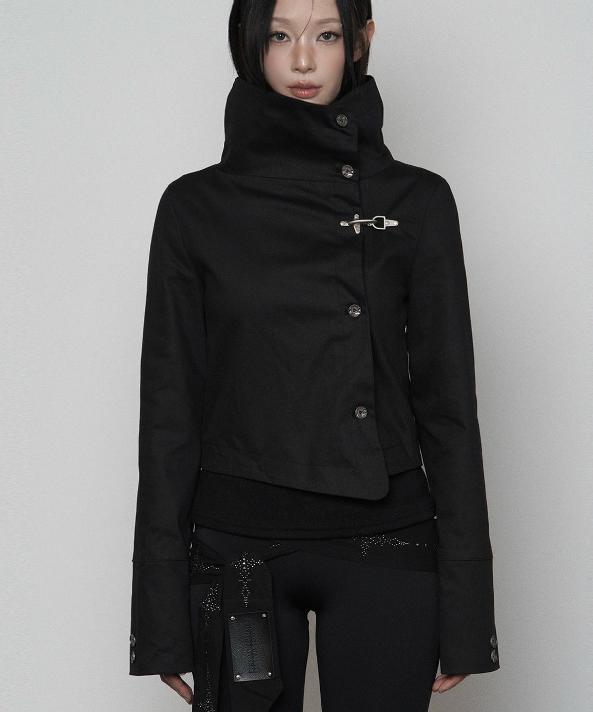 에트오소메(ETRE AU SOMMET) Wide High-neck Side Button Jacket (BLACK)