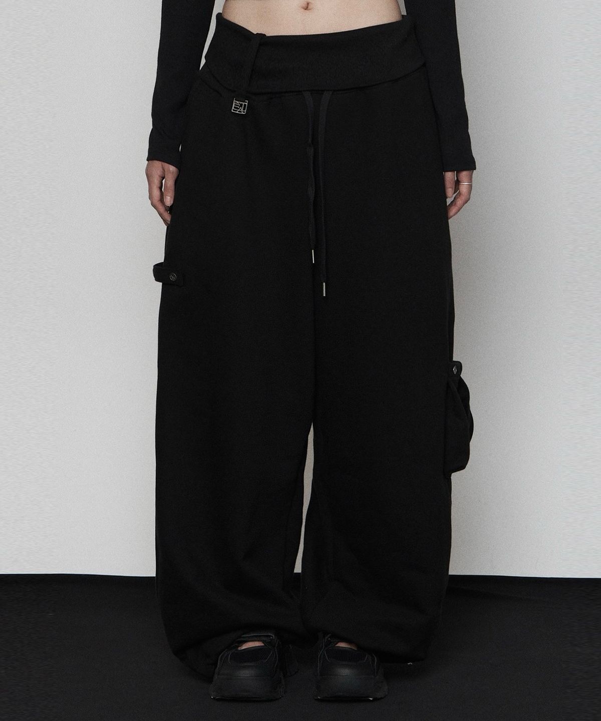 에트오소메(ETRE AU SOMMET) Rib Terry Pocket Sweat Pants (BLACK)