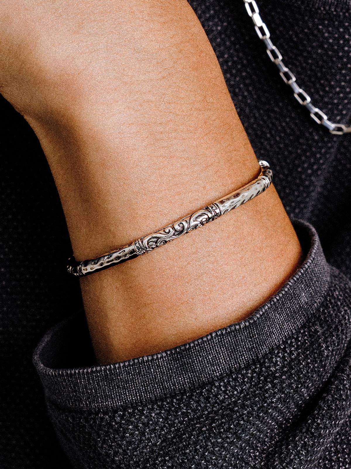 스칼렛또블랙(SCALETTOBLACK) URM013 Vintage Metal Slim Bangle