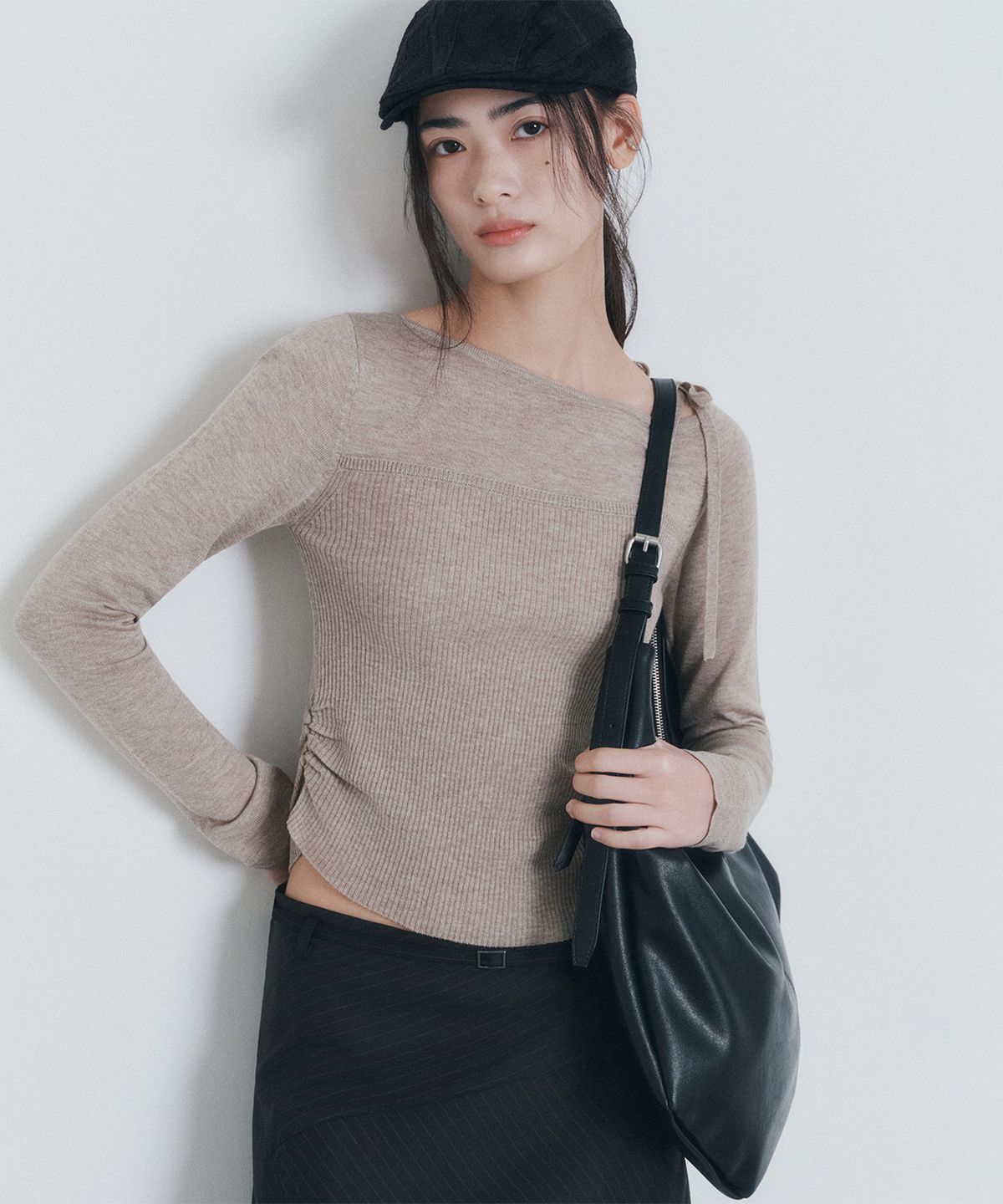 미쏘(MIXXO) 라운드 호보 숄더백_MIABGF903B